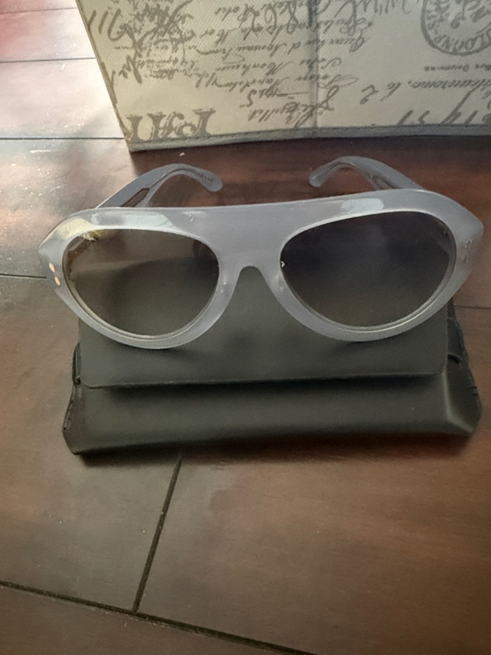 Retro Aviator Sunglasses in Light Gray- blue new - Picture 3 of 5